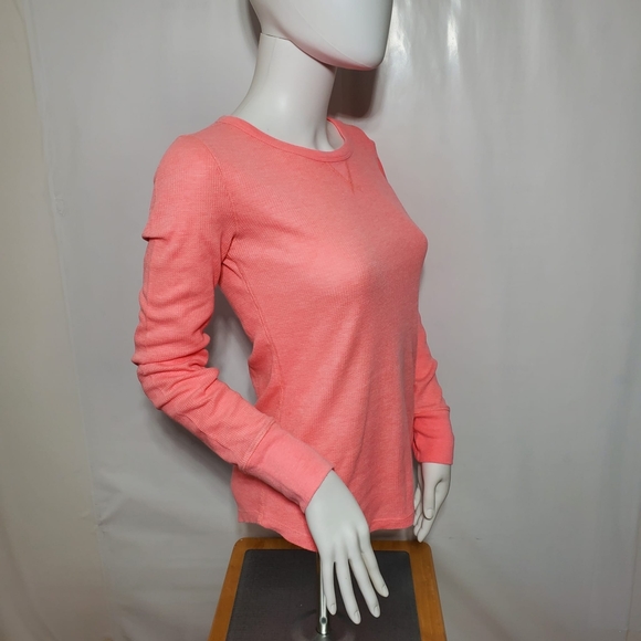 Gap Fit Women’s Active Long Sleeve Tee – Bright Coral - Picture 2 of 8